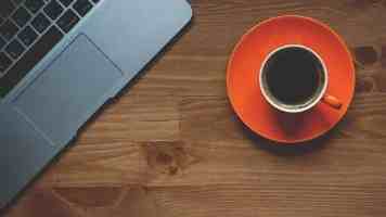 人人摸人人爱是什么意思 - 治愈系解压潮流分析